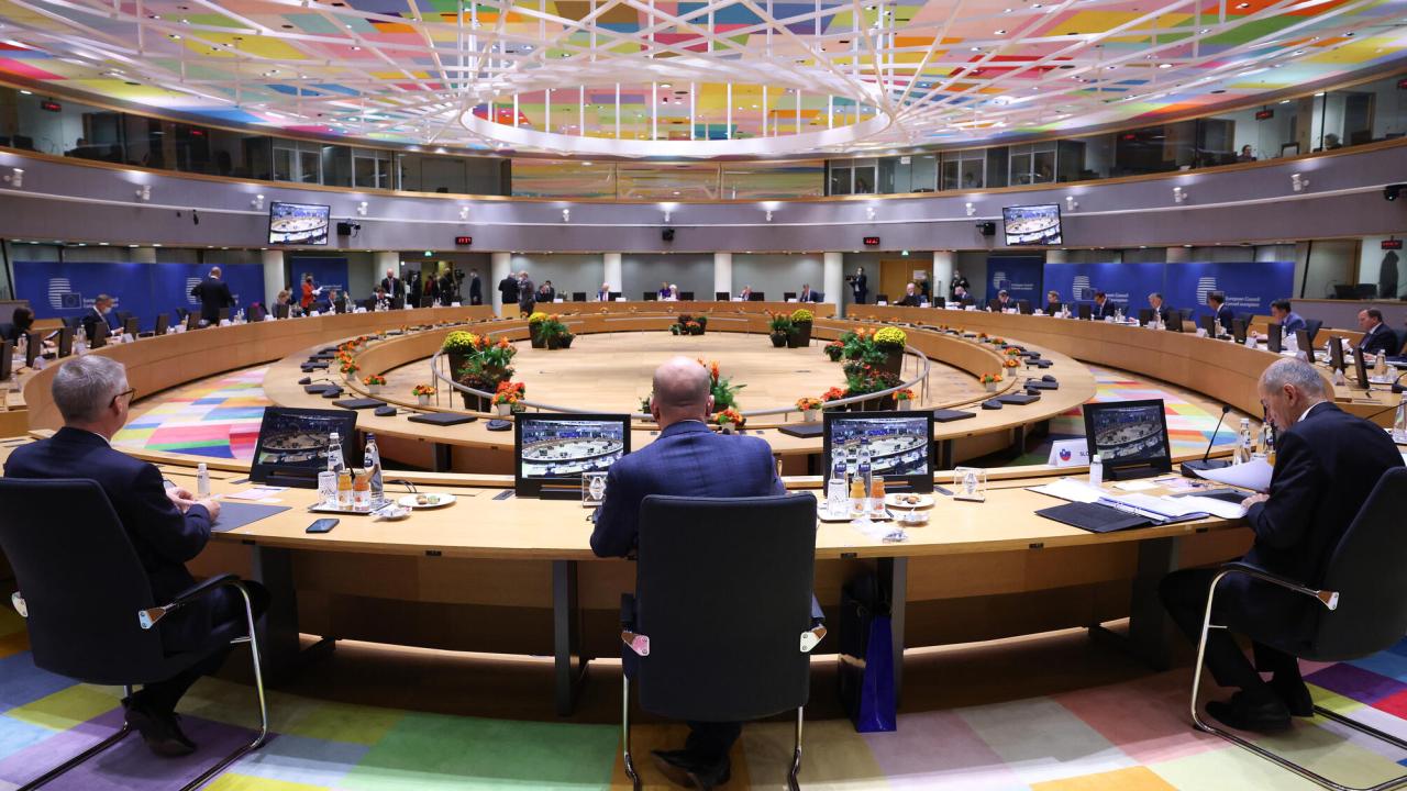 EU-ländernas stats- och regeringschefer vid oktobertoppmötets första dag. 