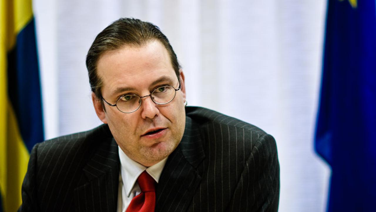 Finansminister Anders Borg (M) kan räkna av en miljard på årets EU-avgift.