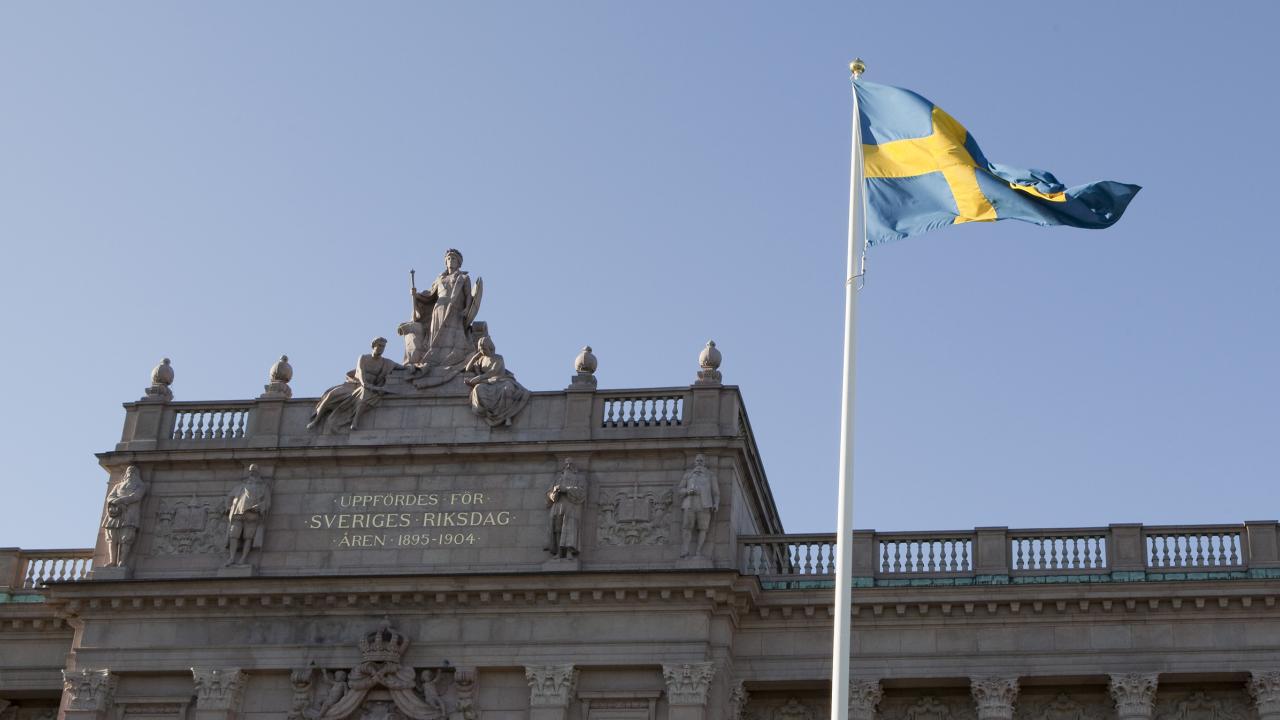 Arbetsmarknadsutskottet i riksdagen säger nej till EU-förslag om ny arbetsrätt.