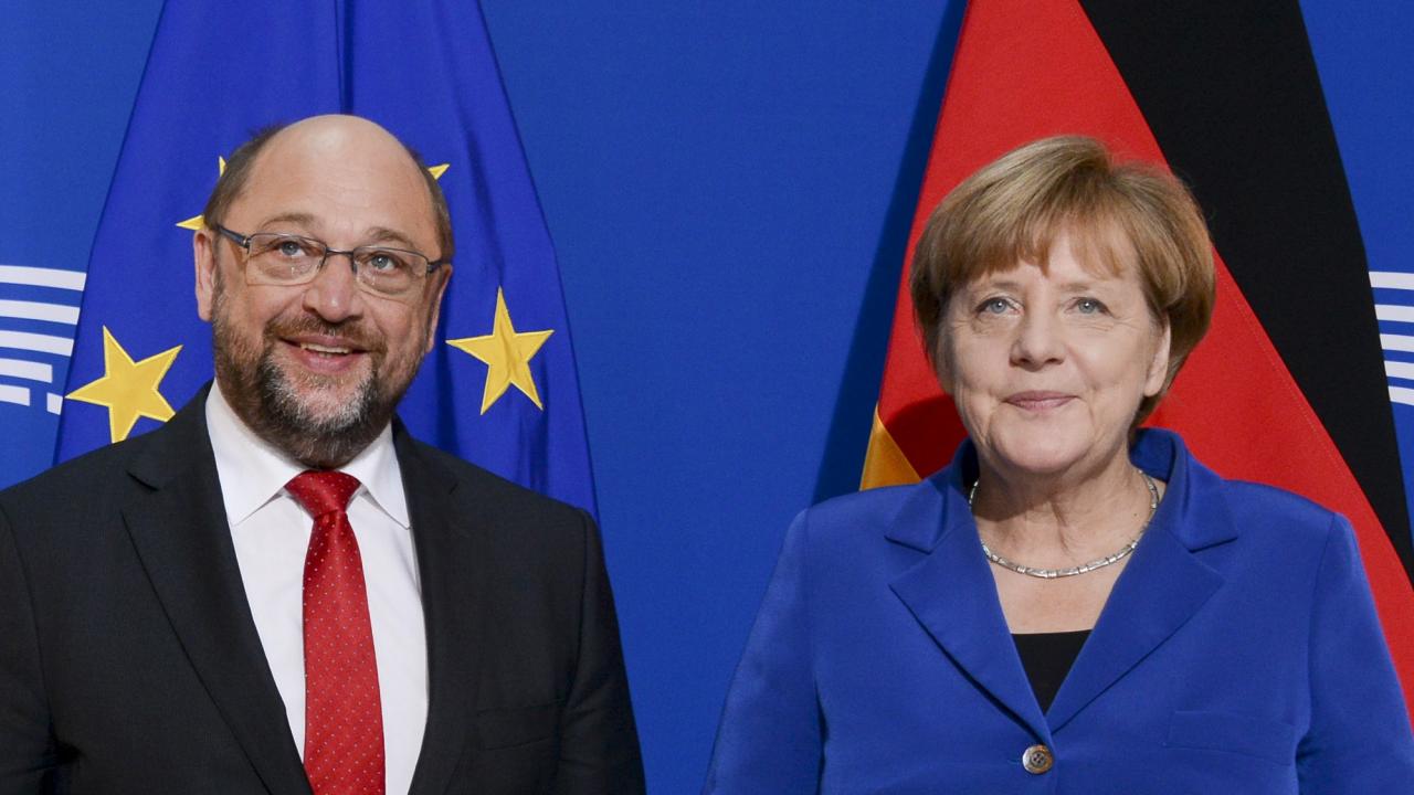 Tysklands förbundskansler Angela Merkel och den socialdemokratiske utmanaren och tidigare EU-parlamentstalmannen Martin Schulz. Arkivbild.