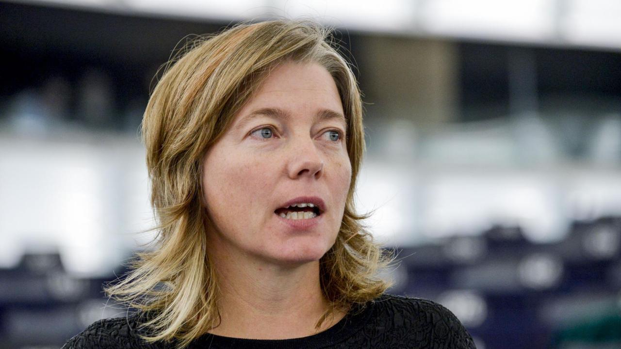 Våld mot kvinnor är inte en privat angelägenhet. Vi välkomnar därför EU:s anslutning till Istanbulkonventionen, skriver Europaparlamentariker Malin Björk (V).