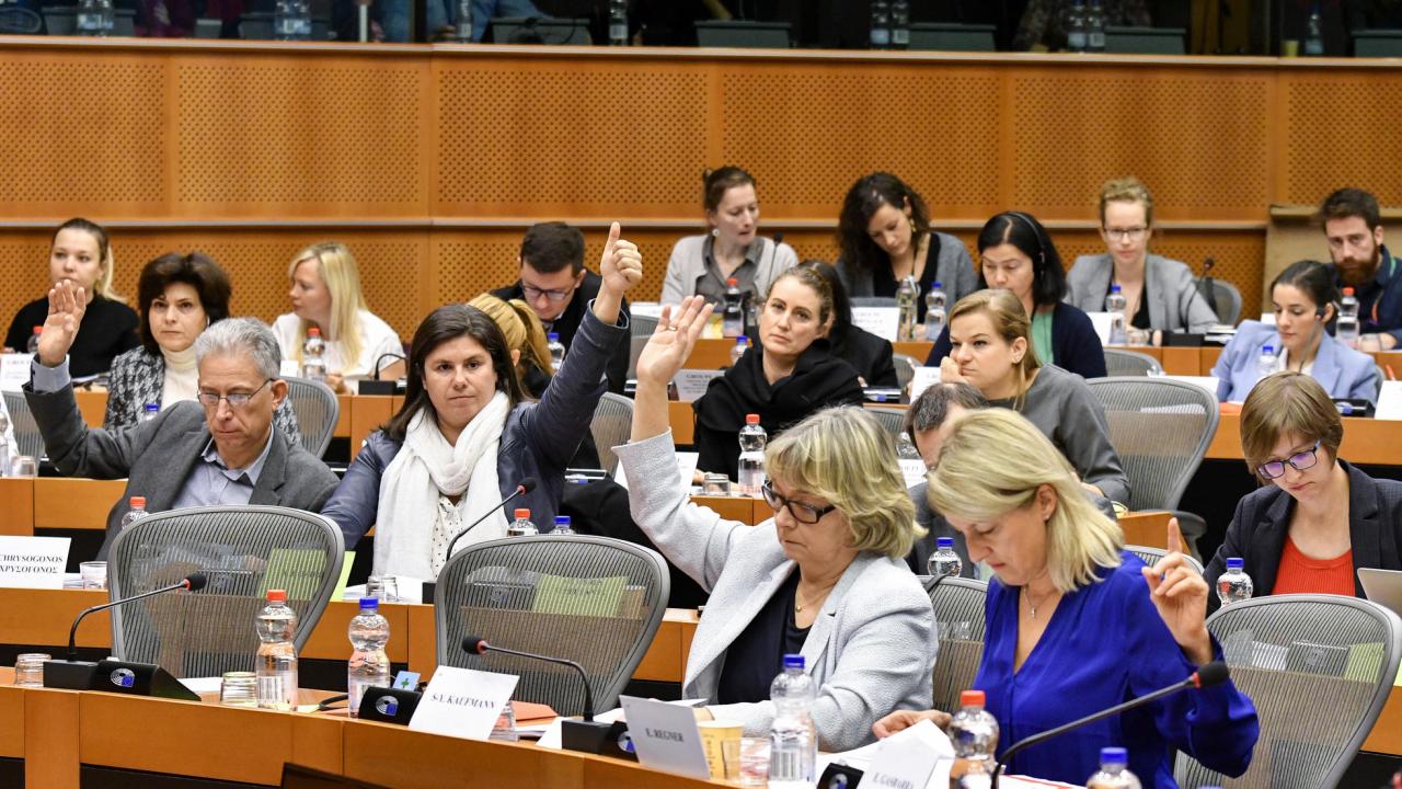 Juri utskottet röstar om visselblåsare.