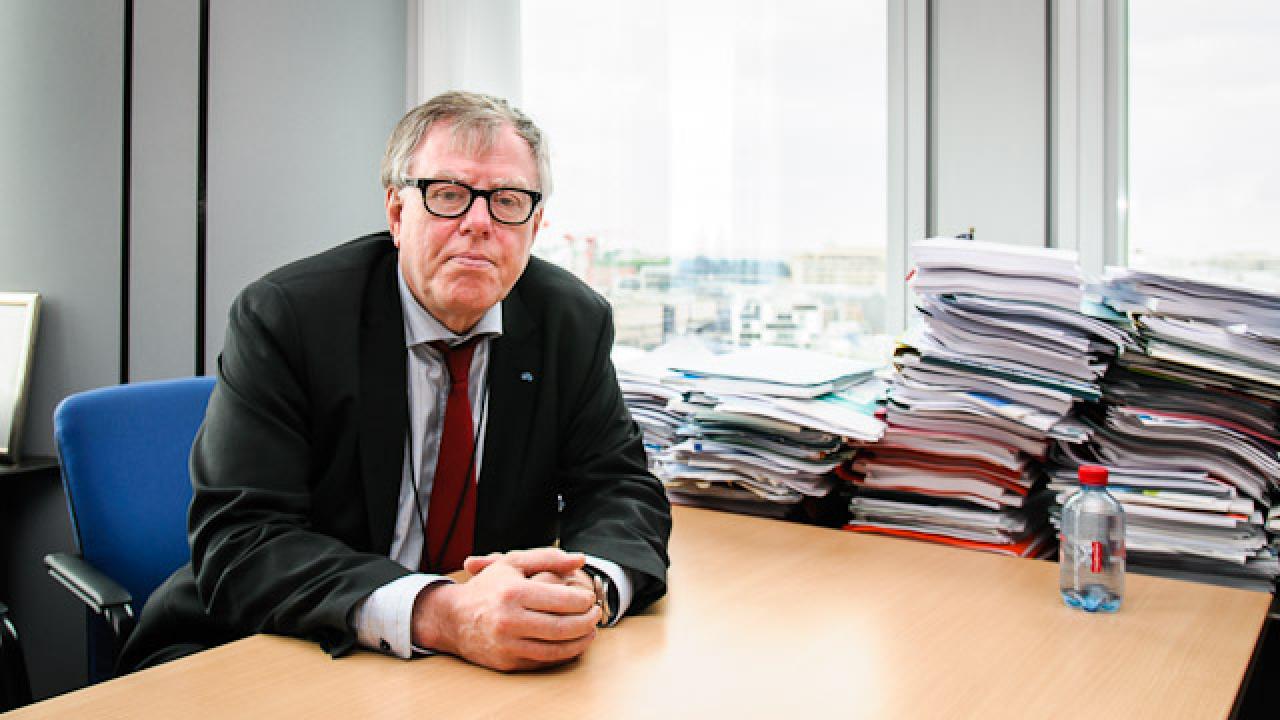 Ett gemensamt finansdepartement och en framtida skatteunion för euroländerna ser Olle Schmidt (FP) som nödvändiga åtgärder.