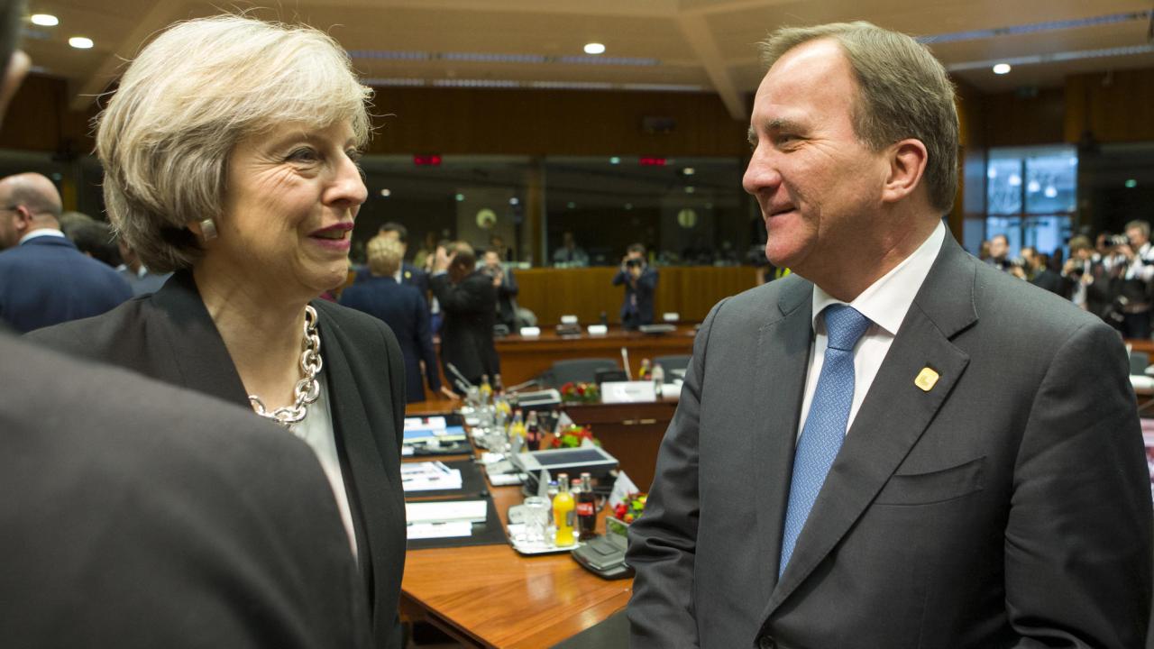 Statsminister Stefan Löfven vill ge Storbritanniens premiärminister Theresa May ett flexibelt utträdesdatum.