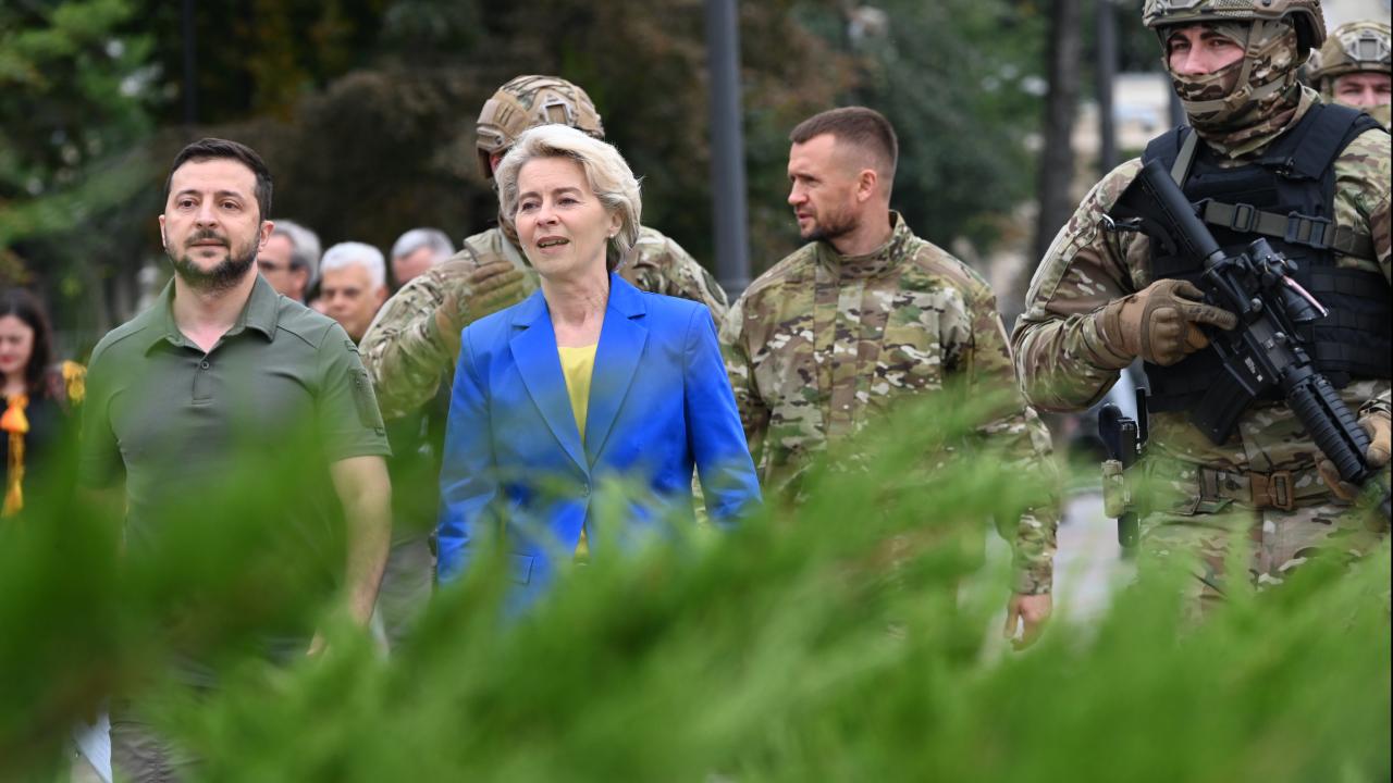 Ukrainas president Volodymyr Zelenskyj och EU-kommissionens ordförande Ursula von der Leyen. Arkivbild.