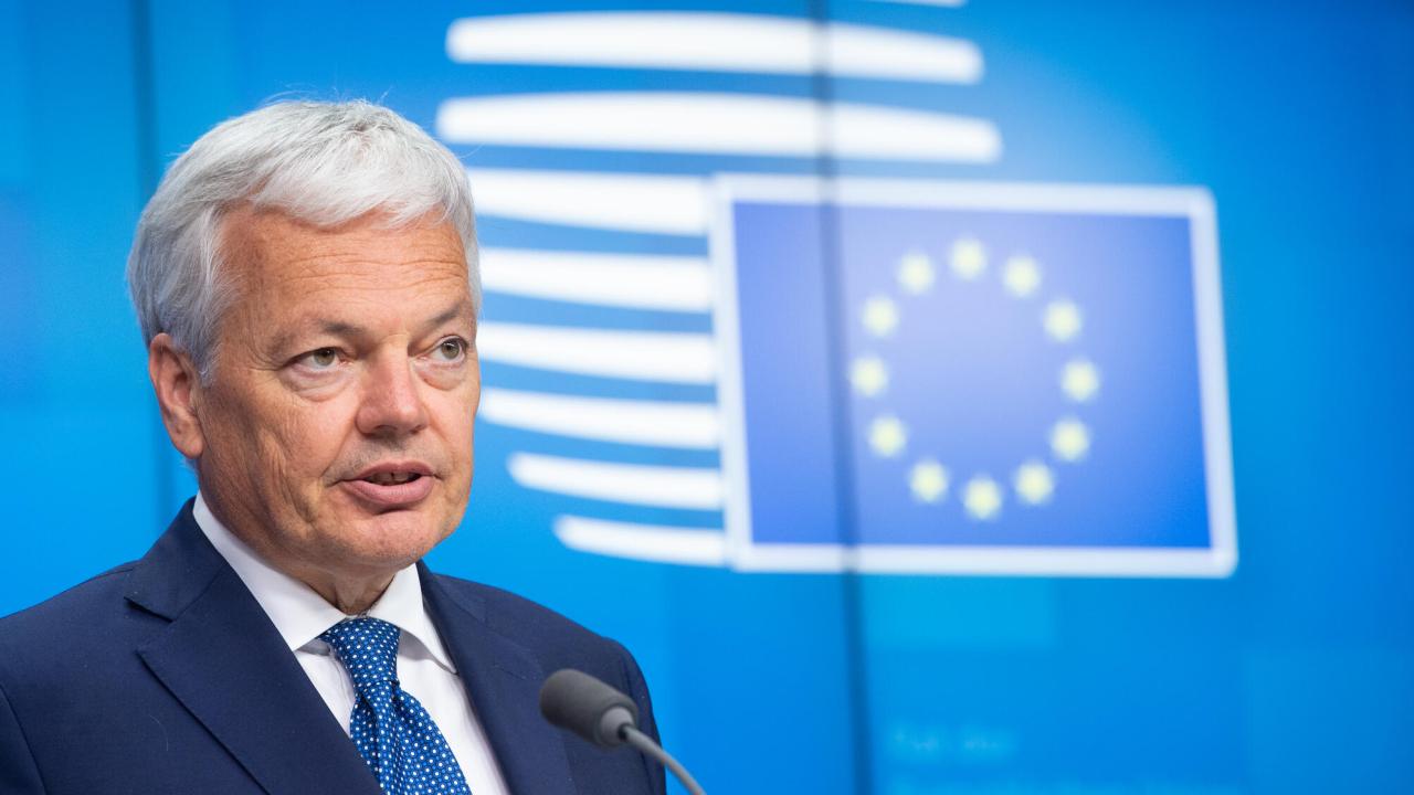 Justitiekommissionär Didier Reynders beklagar att inte fler framsteg har gjorts inom rättsstatsområdet i Ungern. 