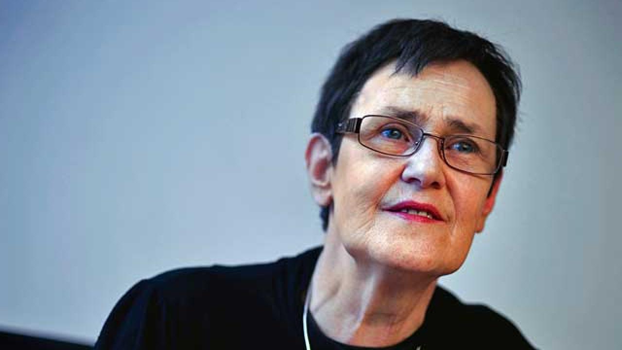 Eva-Britt Svensson vill se fler förebyggande åtgärder mot mäns våld mot kvinnor.