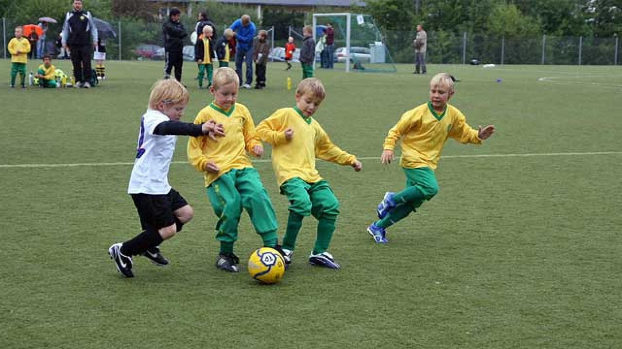 Att  kommissionen avfärdade kompromissförslaget om ett momsundantag för föreningarna är obegripligt, skriver S-debattörer.