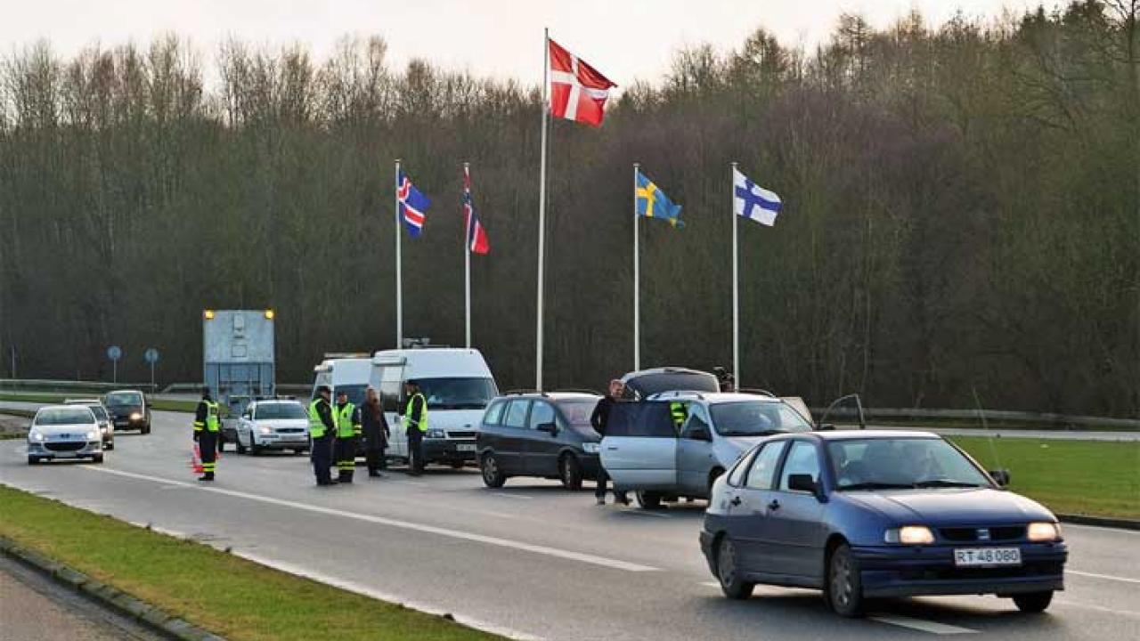 Vägkontroll på den danska sidan av den dansk-tyska gränsen i Kruså. Båda länderna är med i Schengen.