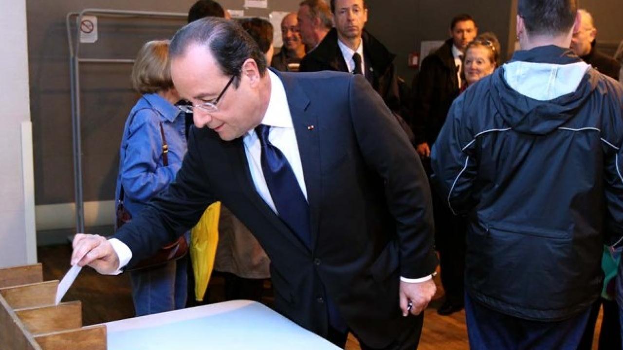 François Hollande i röstningstagen.