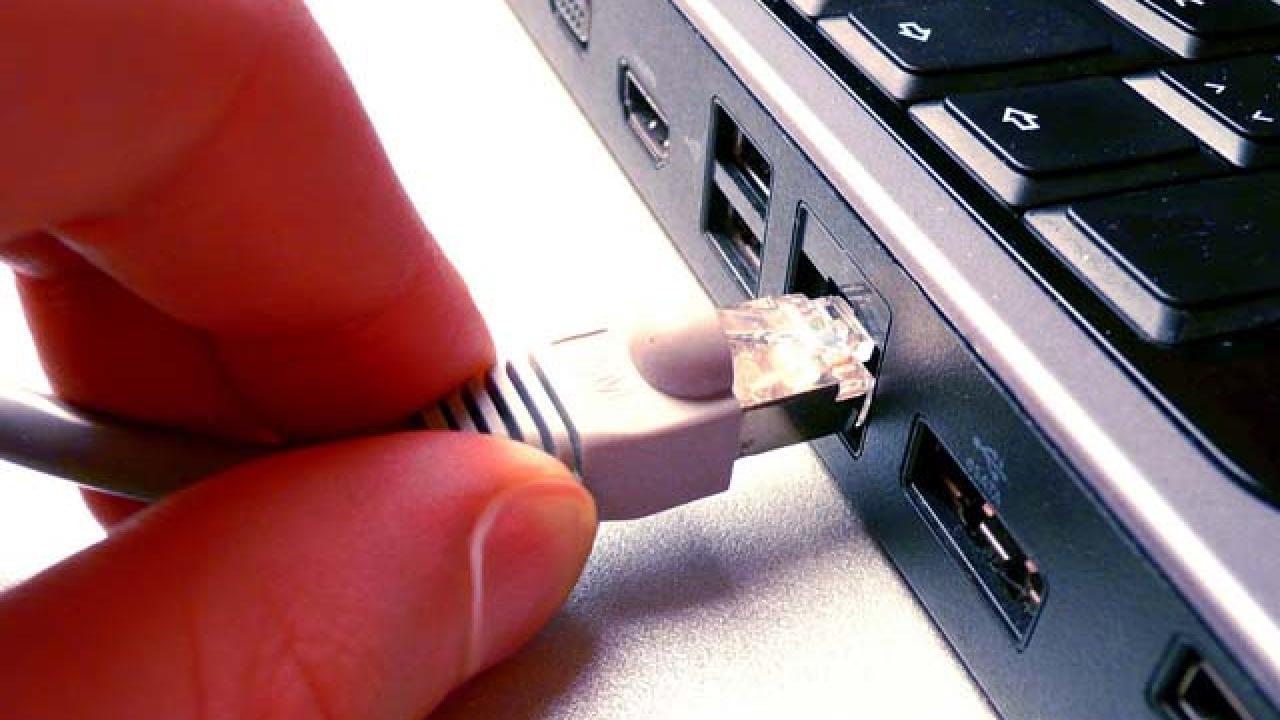 Internetsidor med barnporr ska kunna släckas ned.