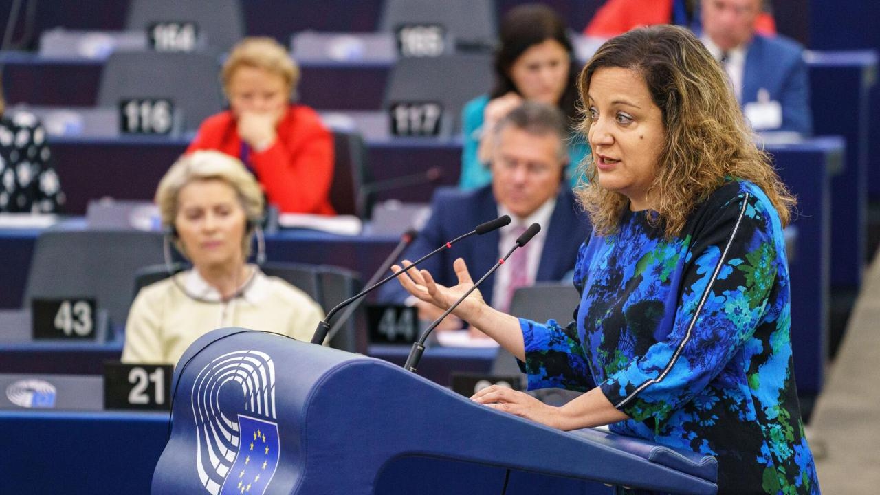 Iratxe Garcia, ledare för den socialdemokratiska partigruppen i EU-parlamentet, vill se en ekonomisk plan för att stoppa fattgdomen i EU. 