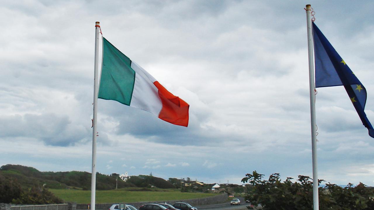 Irland tar över EU:s ordförandeklubba vid årsskiftet och får ha den fram till juli 2013 då Litauen tar över.