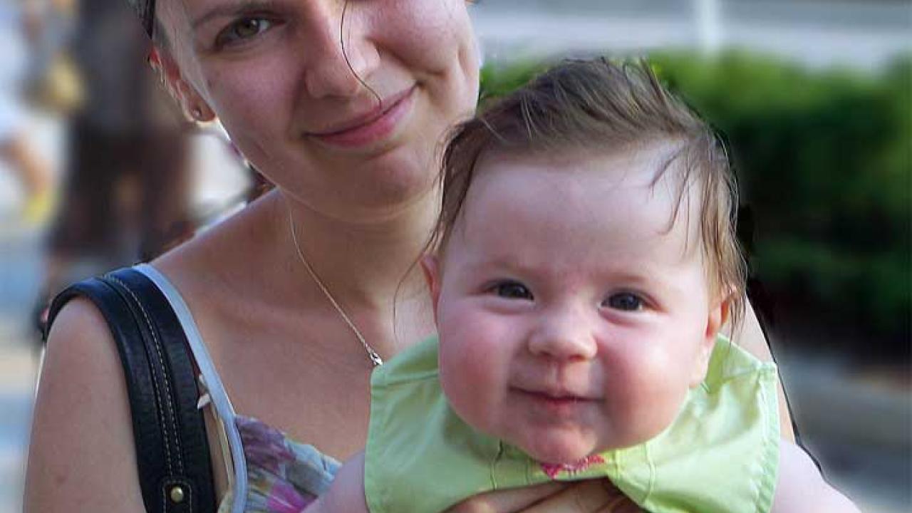 Det kan bli obligatoriskt för mammor att vara hemma de första sex veckorna efter förlossning.