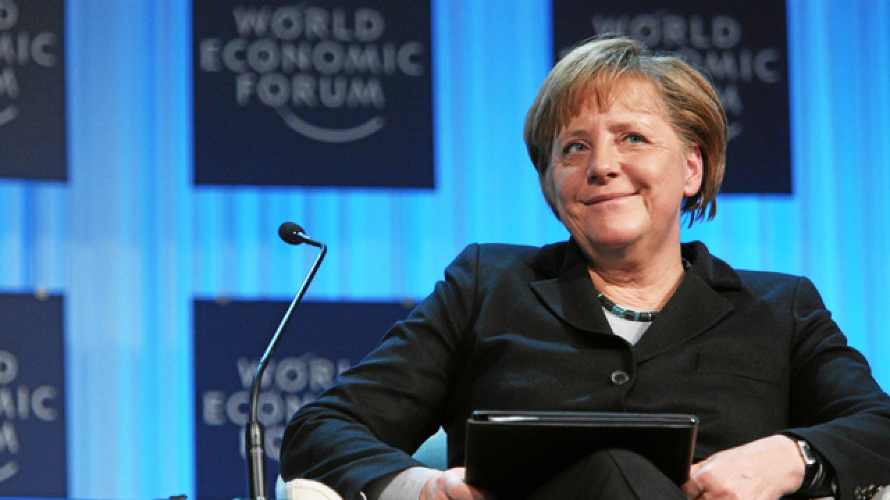 Den tyska förbundskanslern Angela Merkel ser ett starkare EU som ett  svar på framtida kriser.