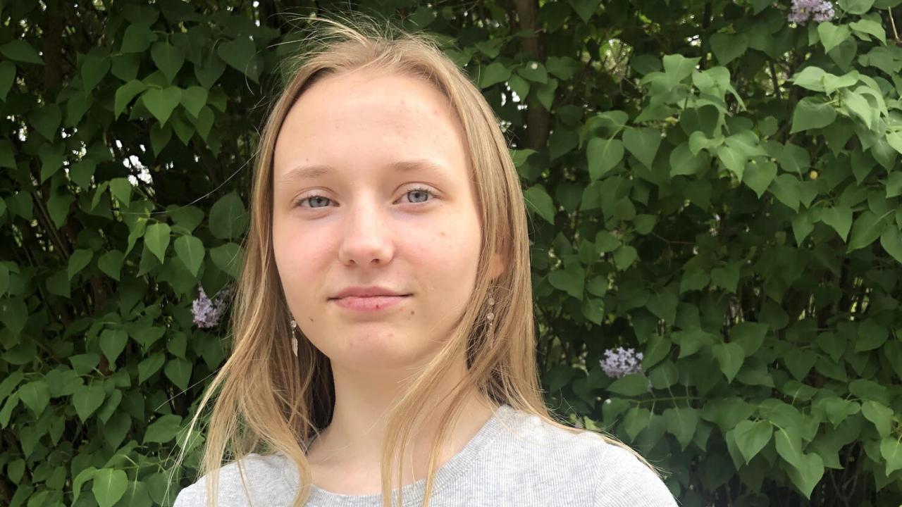 Gymnasieeleven Olivia.