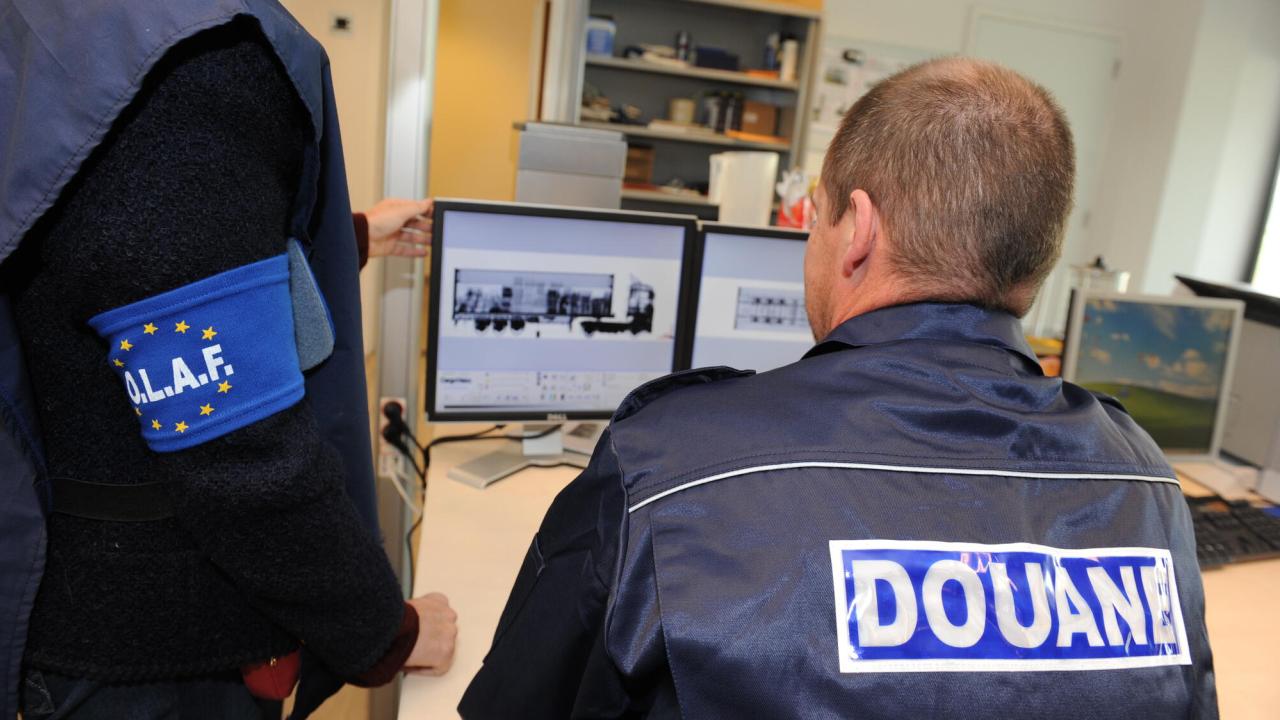 Bedrägerier mot EU-budgeten sker både när olika typer av EU-stöd betalas ut och när EU tar in tullar på importerade varor. Arkivbild.