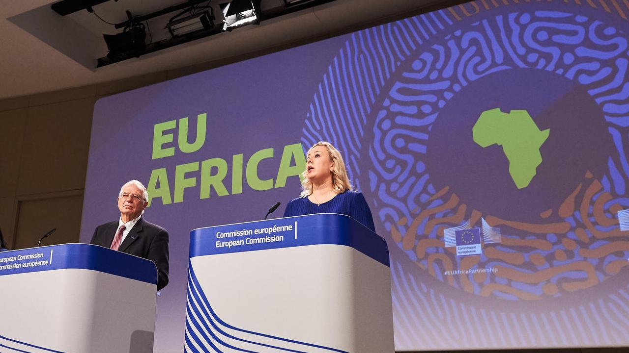 EU-kommissionärer Josep Borrell och Jutta Urpilainen.