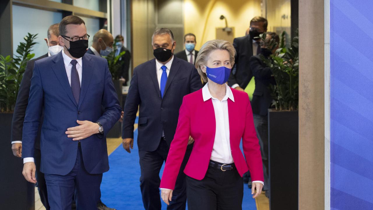 Polens premiärminister Mateusz Morawiecki, Ungerns premiärminister Viktor Orbán och EU-kommissionens ordförande Ursula von der Leyen. Arkivbild.