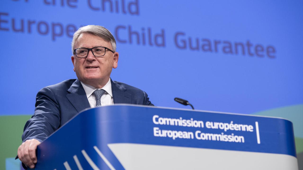 – Vi måste bryta denna onda cirkel och se till att barn i nöd har tillgång till näringsrika måltider, utbildning, hälso- och sjukvård och lämpligt boende, oavsett bakgrund, säger EU-kommissionär Nicolas Schmit.