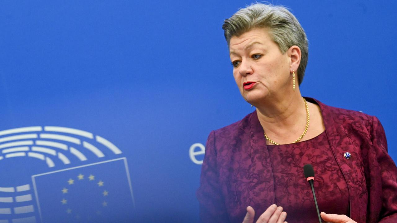 EU-kommissionär Ylva Johansson vill se en skärpning av Schengenreglerna och motiverar det som ett behövligt skydd för den fria rörligheten i EU. Arkivbild.
