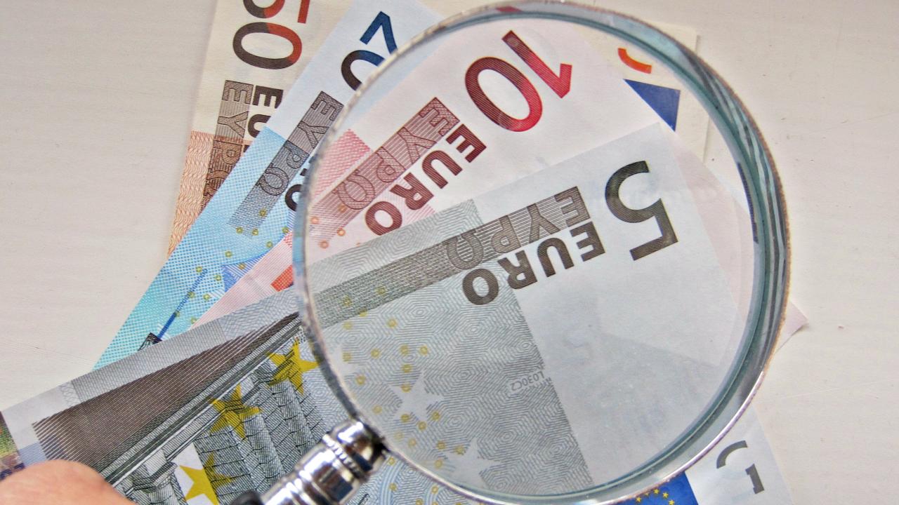 Nationalekonomen Stefan de Vylder ställer frågor och ger svar om euron. Arkivbild.