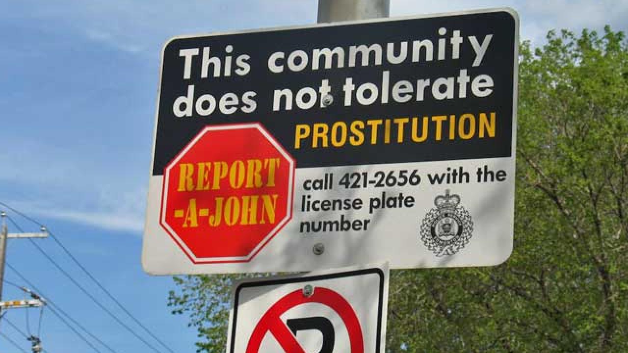 Människohandel och prostitution hänger ihop, menar debattören.