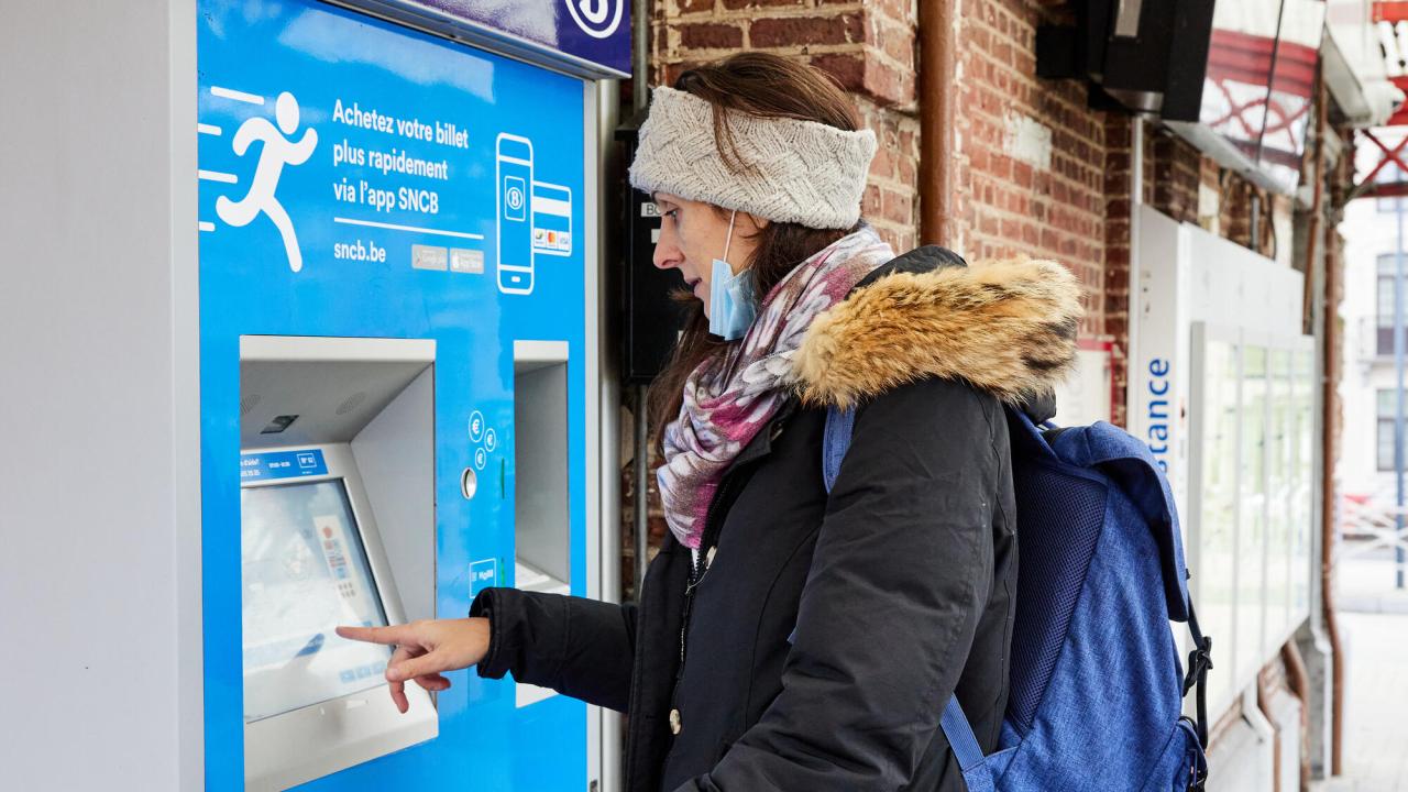 Vid förseningar på över 100 minuter kommer tågbolagen att vara skyldiga att erbjuda resenärerna ombokningsalternativ oavsett omständigheterna och hjälpa dem att hitta de bästa alternativen är en av nyheterna i uppgörelsen. Arkivbild.
