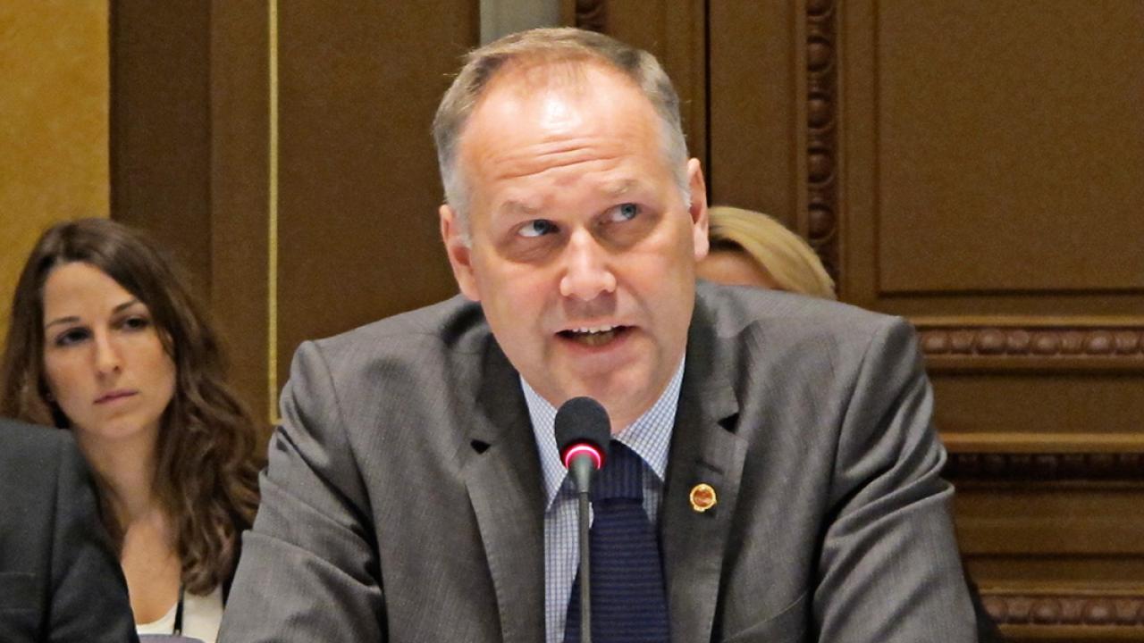 Vänsterpartiledaren Jonas Sjöstedt välkomnar David Camerons krav på omförhandling av EU-medlemskapet. Arkivbild.