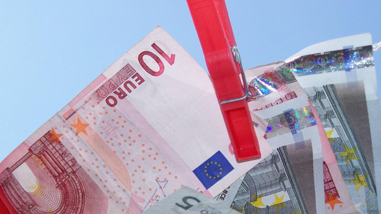 Euroländernas ledare förstås redan insett problematiken men att lämna ifrån sig makt är smärtsamt, skriver Jakob Larsson. 