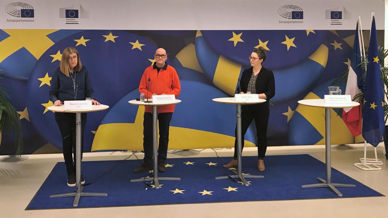 LO:s förste vice ordförande Therese Guovelin i samtal om LO:s prioriteringar i EU, med Thorbjörn Jonsson från Fastighetsanställdas förbund samt LO:s Karla Wixe. 