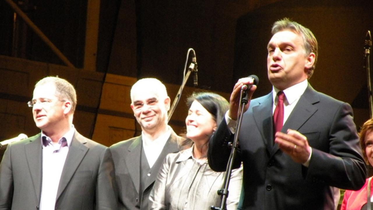 Ungerska högerpartiet Fidesz ledare Viktor Orbán efter valsegern i april i år.