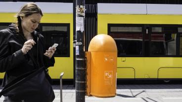 Roamingavgifter tillkommer när man använder sin mobil – ringer, SMS:ar eller surfar – i något annat land. Arkivbild.