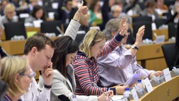 Tre av de fyra svenska Europaparlamentariker som varit borta vid flest antal omröstningar har fått barn under mandatperioden. 