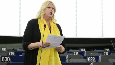 Socialdemokraten Anna Hedh tycker det är upprörande att så få EU-parlamentariker visat intresse för pilotkursen i hantering av trakasserier på arbetsplatsen.