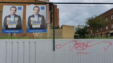 Valaffischer vid Hovsjö Centrum, Södertälje. Valdeltagandet i Hovsjö Södra var 17,8 procent och Hovsjö Norra 20,3 procent. 