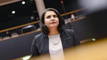Abir Al-Sahlani (C) begär svar på vilka åtgärder som EU-kommissionen kommer att vidta för att minska korruptionen i unionen.