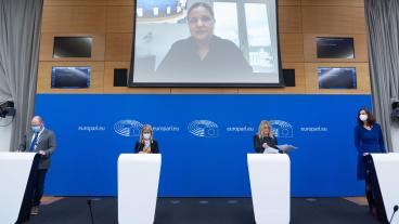 Från vänster till höger: Adam Bielan (ECR), Dita Charanzová (RE), Arba Kokalari (EPP), Christel Schaldemose (S&D) och Alexandra Geese (Gröna gruppen).