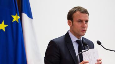 Mittenpolitikern Emmanuel Macron fick flest röster i presidentvalets första omgång. Arkivbild.