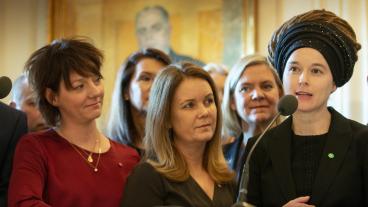 Kultur- och demokratiministern Amanda Lind (MP) talar. Arkivbild.