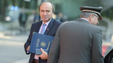 Rumäniens justitieminister Tudorel Toader meddelade i tisdags att regeringen använt nöddekret för att få igenom nya rättsregler.