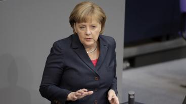 Angela Merkel talar i den tyska förbundsdagen.