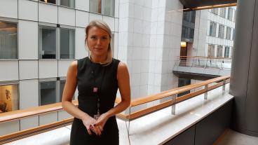 Anni Saga Hirvelä jobbar som sakkunnig för en österrikisk parlamentariker och är drivande bakom MeTooEP som bekämpar trakasserier inom EU-parlamentet.