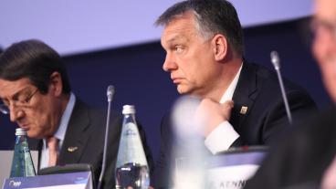 Sverige ställer sig på  EU-kommissionens sida i ett mål mot Ungern. På bilden landets premiärminister Viktor Orbán.  