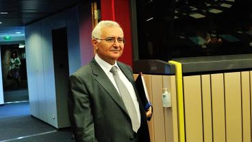 Den före detta maltesiske EU-kommissionären John Dalli ser ut att slippa åtal. Arkivbild.