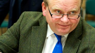 Landsbygdsminister Eskli Erlandsson vill se hårdare tag mot utkast av fisk men hoppas nu på en snar överrenskommelse.