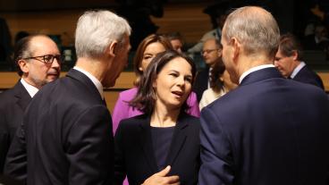 Tysklands utrikesminister Annalena Baerbock står på torsdagen värd för ett stort reformmöte i Berlin. Till vänster Portugals utrikesminister João Gomes Cravinho. 