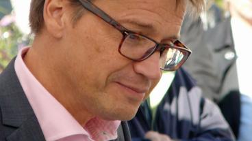 Vi behöver nu fundera på vilka maktbefogenheter vi kan flytta tillbaka till nationalstaterna, snarare än tvärtom. Det skriver Kristdemokraternas partiledare Göran Hägglund i en debattartikel i Svd.