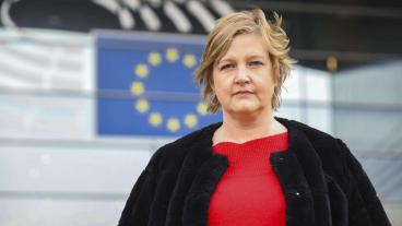 – Det är skamligt att ett svenskt parti, SD, i Europaparlamentet sitter i samma partigrupp som Polens Lag och Rättvisa, ECR, och att de aldrig tar kampen mot dem i abortfrågan utan ständigt dansar efter deras pipa. Det skriver Karin Karlsbro (L). Arkivbild.