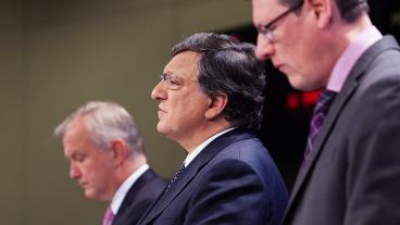 Kommissionsordförande José Manuel Barroso, ekonomikommissionär Olli Rehn och sysselsättningskommissionär László Andor startar EU:s ekonomiska termin.